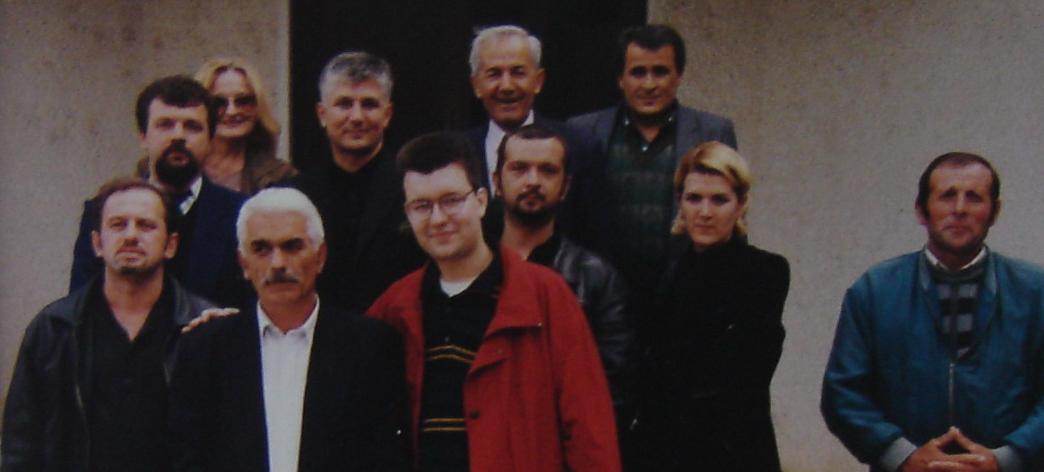 Zoran Djindjić u Istoku, oktobar 1998. u prvom redu, sredina Milivoj Ribač